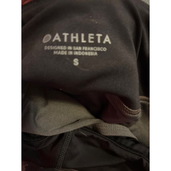 Athleta shorts green camo small - Picture 3 of 3